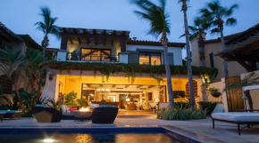 Imagine Your Family Renting a Luxury Holiday Villa Close to Cabo San Lucas Main Attractions, Cabo San Lucas Villa 1027